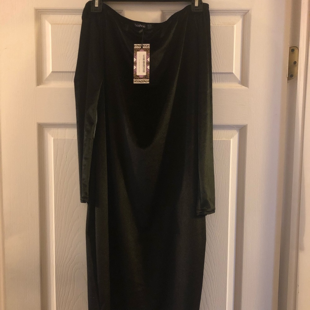 Boohoo midi strapless Velvet Dress
